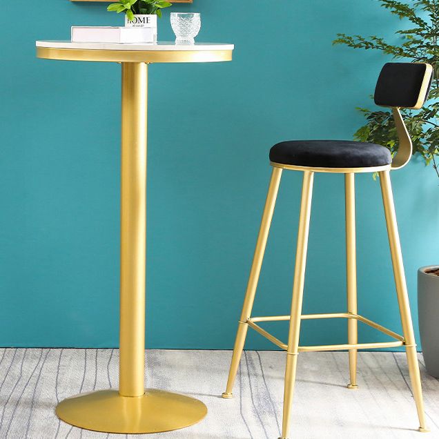 Glam Round Faux Marble Bistro Table Indoor Gold Iron Bar Dining Table with Single Pedestal Clearhalo 'Bar Furniture' 'Bar Tables' 'bar_tables' 'furn' 'furn_bar_tables' 'Furniture' 'furniture_bar_tables' 'Kitchen & Dining Furniture' 'kitchen&dining_furn' 'kitchen' 1200x1200_e704bbc6-ac73-4072-962c-27d725588c3e