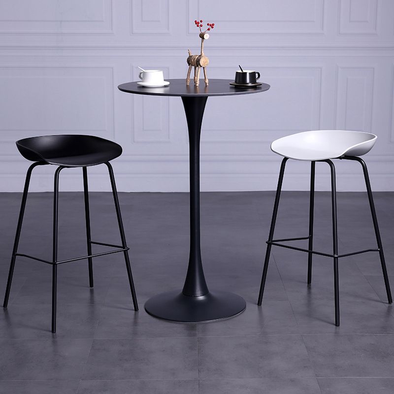 Contemporary Metal Counter Height Stools Low Back Bar Stool with Footrest Clearhalo 'Bar Furniture' 'Bar Stools' 'bar_stools' 'furn' 'furn_bar_stools' 'Furniture' 'Kitchen & Dining Furniture' 1200x1200_e7534075-bbfa-4a08-9dc0-59b3972edbb5
