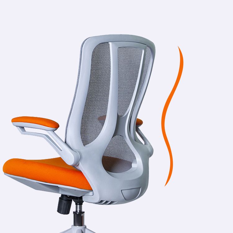 Moderne ergonomische mesh-werkstoel, draaistoel met middenrug en gewatteerde armen