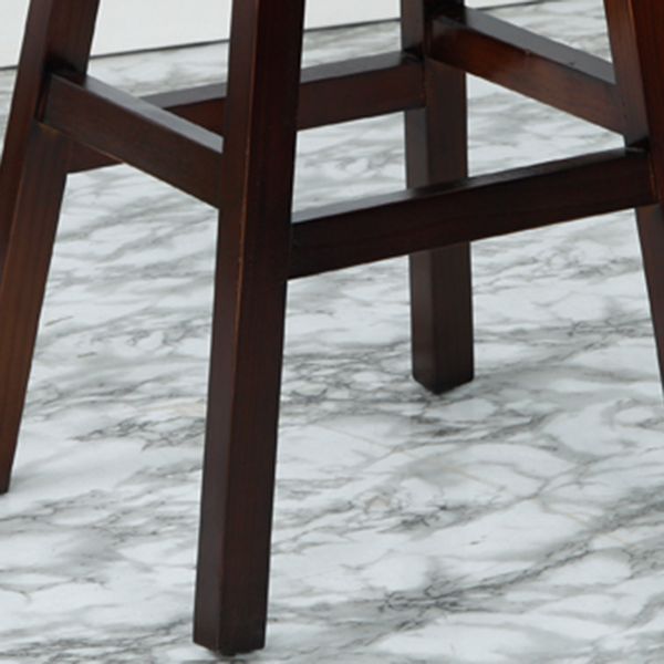 茶色のコーヒーショップウッドカウンター＆バースツールの輪郭のシートカウンタースツール