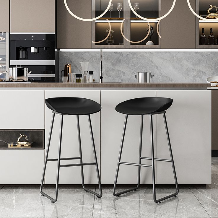 Gambe contemporanee in metallo interno a bassa schiena sgabello da bar sedile