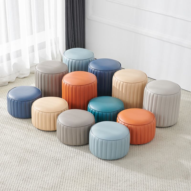 Pouf contemporaneo resistente all'acqua rotonda in pelle arancione ottomana