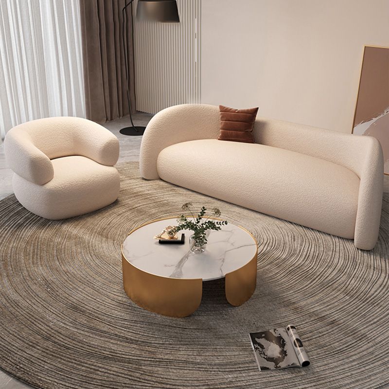 Canapé de tissu de style unique dans une chambre bonus blanc cassé