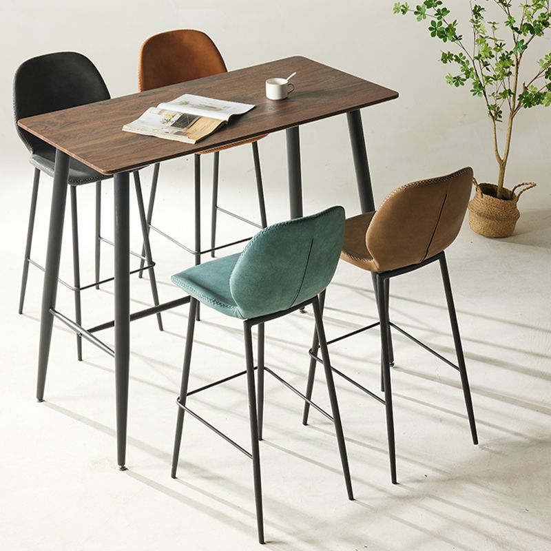 Taburete alto con respaldo de estilo moderno con cojín de cuero