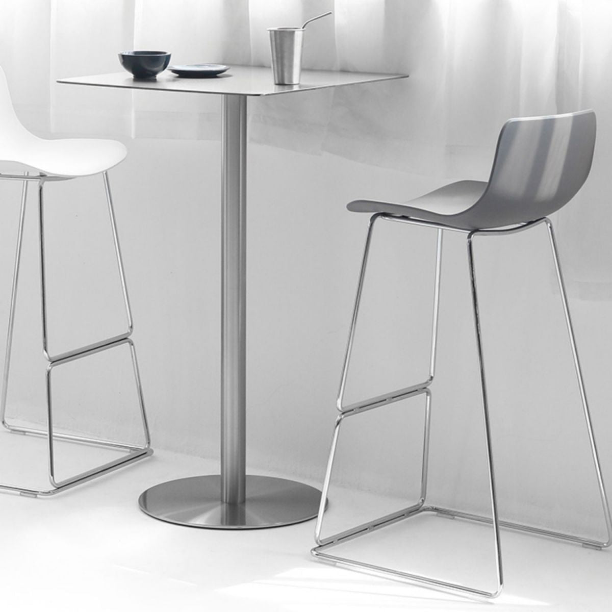 Nordic Bar-stool Plastic Counter Bar Stool for Kitchen Bar with Metal Legs Clearhalo 'Bar Furniture' 'Bar Stools' 'bar_stools' 'furn' 'furn_bar_stools' 'Furniture' 'furniture_bar_stools' 'Kitchen & Dining Furniture' 1200x1200_e8a23841-8f32-4d8c-97bf-d1740f70eb2a