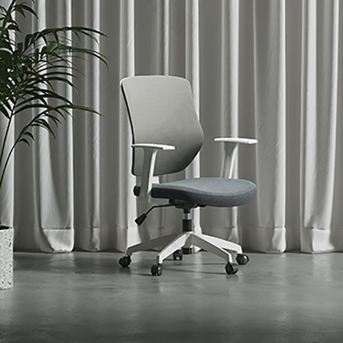 Silla de oficina moderna altura del asiento ajustable brazos fijos silla giratoria con ruedas