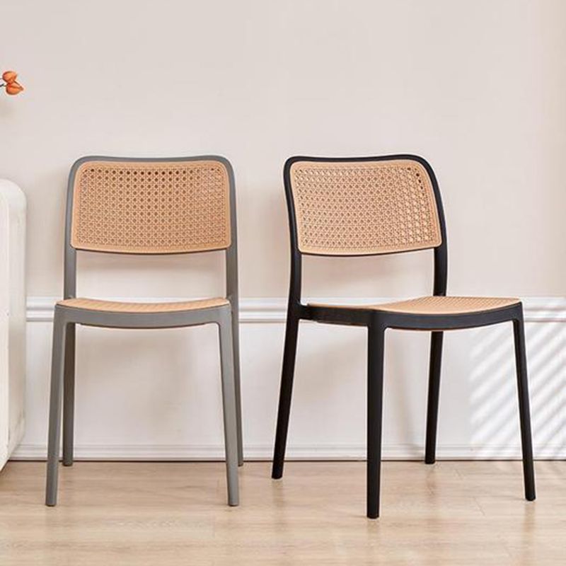 Sedia laterale da pranzo in plastica da pranzo da pranzo.