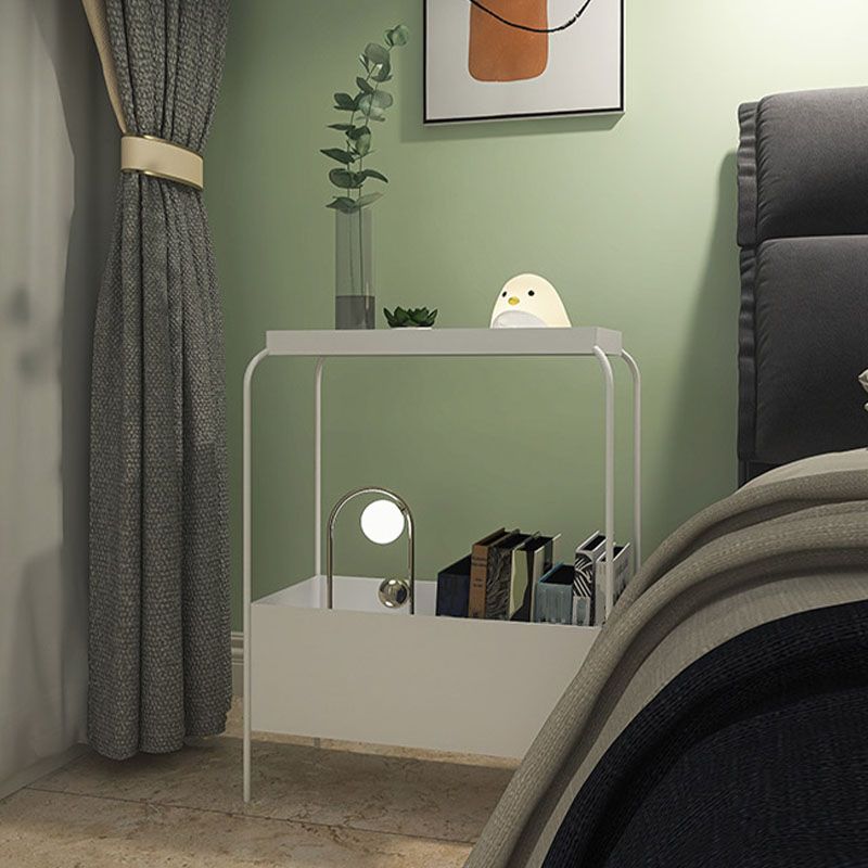 Nightand de table d'accent en métal contemporain 25,59 "Table table de nuit de lit avec 2 étagères