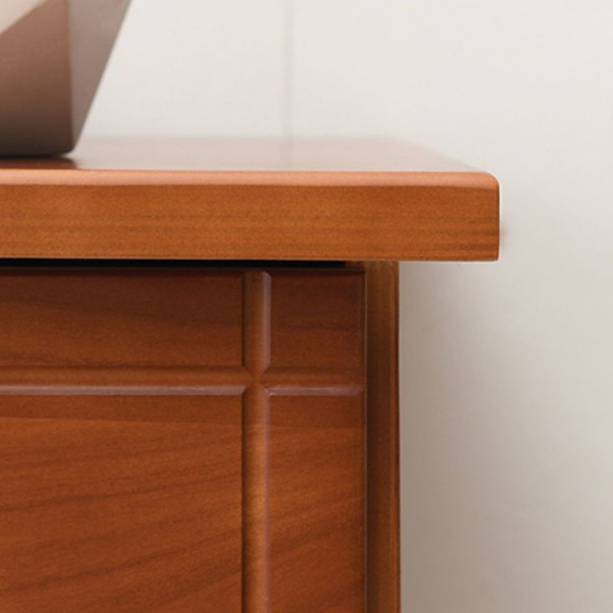 Traditioneel massief houten tv-meubel, 19,7 inch H tv-console met 4 lades en kast