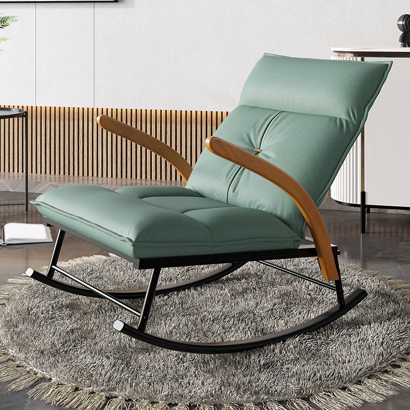 Chaise en cuir fausse 26,7 "L x 37,4" W x 37,4 "H Armes incluses pour chambre à coucher