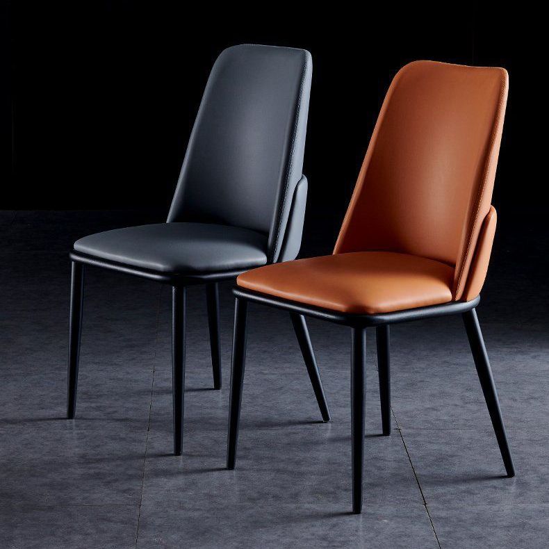 Chaise latéral à dos intérieure en métal contemporain en métal solide à dos solide