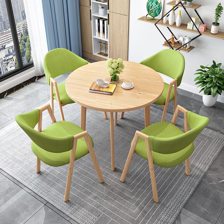 Minimalist Round Shape MDF Table Standard Dining Table for Kitchen Clearhalo ' dining_table' 'Dining Tables & Seating' 'Dining Tables' 'furn' 'furn_dining_table' 'Furniture' 'furniture_dining_table' 'Kitchen & Dining Furniture' 'kitchen&dining_furn' 'kitchen' 'kitchen_dining_table' 1200x1200_e9a0d744-64a0-491d-bd5a-7ef3d13f5079