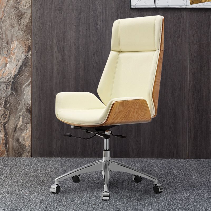 Ergonomischer, verstellbarer Bürostuhl mit silberner Metallbasis, moderner Bürostuhl