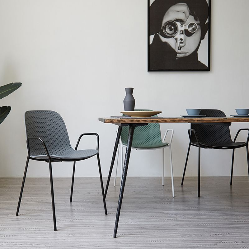 Industrial Style Kitchen Plastic Dining Chairs Dining Stackable Arm Chairs with Metal Legs Clearhalo ' kitchen&dining_furn' 'Dining Chairs' 'Dining Tables & Seating' 'dining_chair' 'furn' 'furn_dining_chair' 'Furniture' 'furniture_dining_chair' 'Kitchen & Dining Furniture' 'kitchen' 1200x1200_e9ec1ec2-bd40-4003-99ad-4f86f47886df