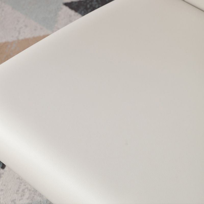 現代的なサイドチェアソリッドバックフェイクレザーダイニングルーム屋内の椅子