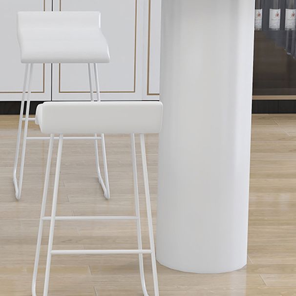 Industrial Style White Bar Table Wood Specialty Top Bistro Table for Living Room Clearhalo 'Bar Furniture' 'Bar Tables' 'bar_tables' 'furn' 'furn_bar_tables' 'Furniture' 'furniture_bar_tables' 'Kitchen & Dining Furniture' 1200x1200_e9f5c02c-ab9b-40f7-9c30-7a81f4baf768
