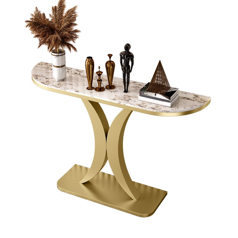 Mesa de acento de media luna glamorosa con tapa de piedra y base de pedestal de hierro