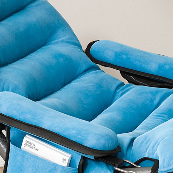 Reclinabile standard contemporaneo con base in metallo e tasche laterali