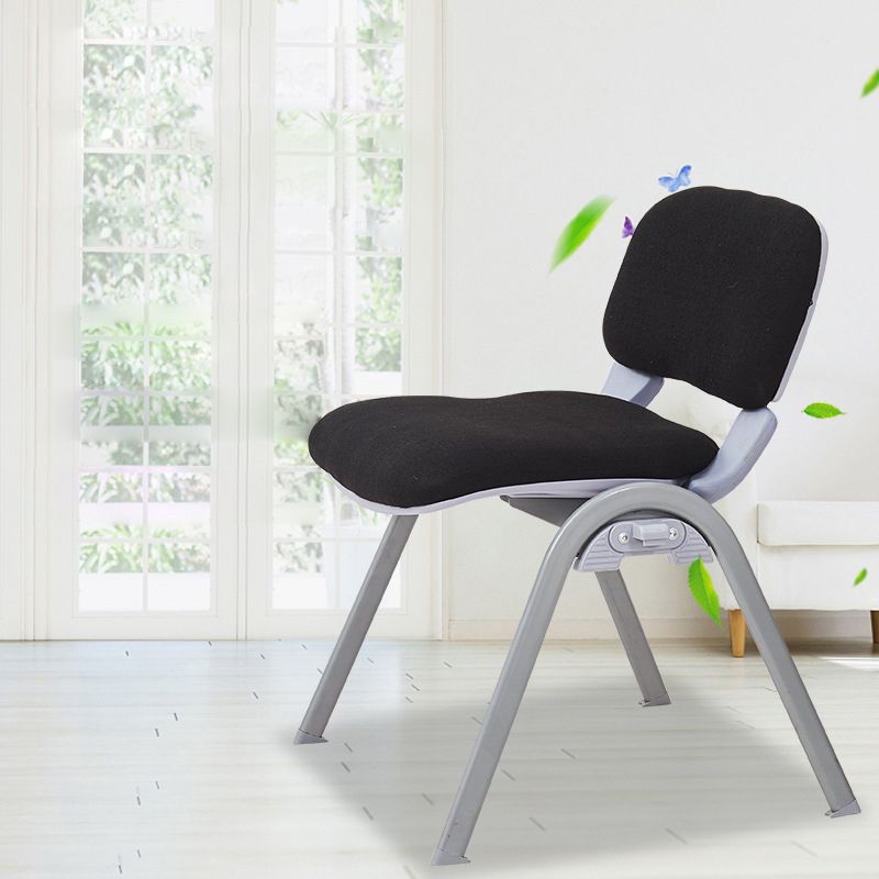 Presidente della conferenza ergonomica moderna senza braccio.