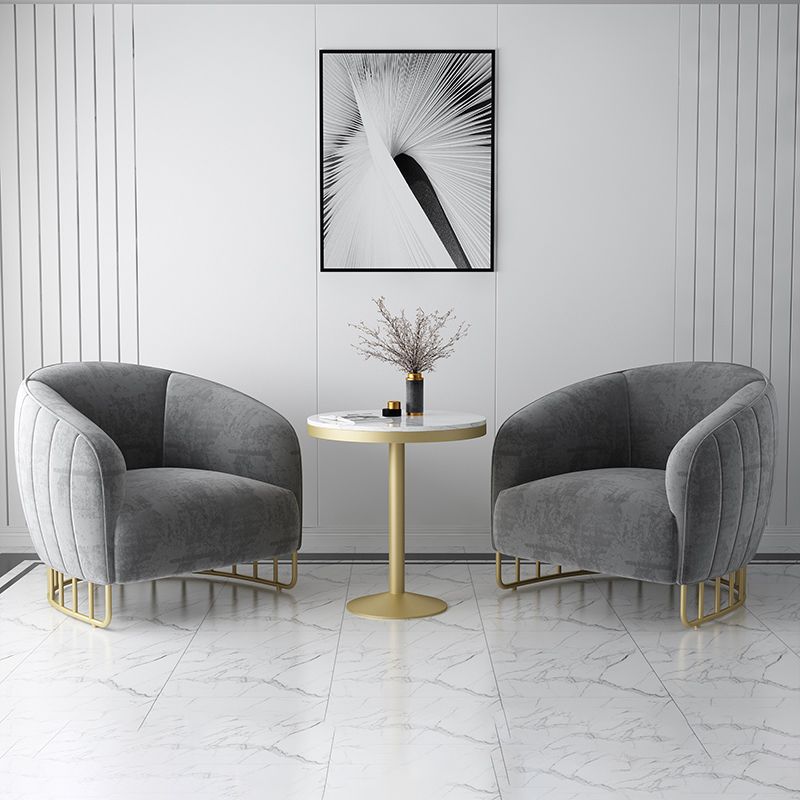 Velvet Barrel Accent Chair 29.52 "Laissez les bras de large inclus chaise avec des jambes en fer doré