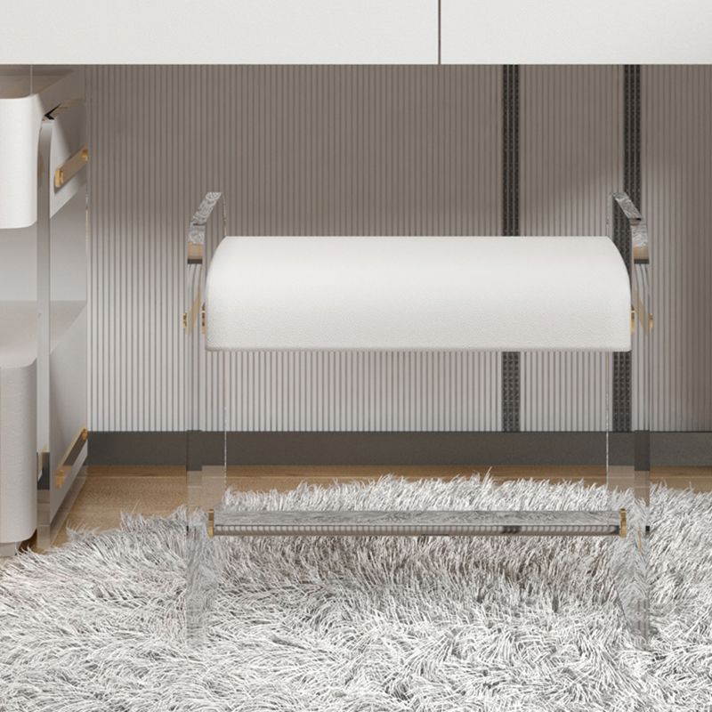 Set da tavolo da toeletta per vanilità per il trucco con trucco contemporaneo