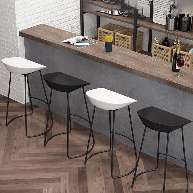 Modern Style Metal Bar Stool with Footrest and Low Back Cafe Creative Bar Stool Clearhalo 'Bar Furniture' 'Bar Stools' 'bar_stools' 'furn' 'furn_bar_stools' 'furniture_bar_stools' 'Kitchen & Dining Furniture' 'kitchen&dining_furn' 'kitchen' 'kitchen_furn' Furniture' 1200x1200_eb32087b-cdf8-4ede-a65a-34479e3a775f
