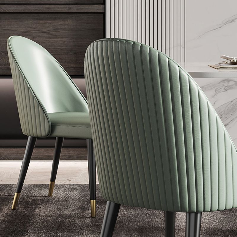 Sillas de comedor de cuero de forma glamorosa sillas laterales sin brazos con patas de madera para cocina