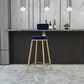 Tabouret de comptoir à dos de dos glamour tabouret de bar en fer avec coussin en velours et pédale pour la cuisine