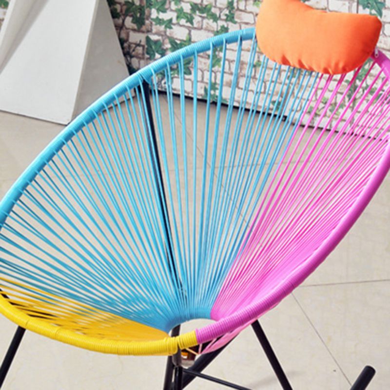 現代の怠zyなシングルロッキングチェアブレイクのためのラタンロッキングチェア