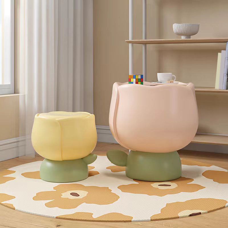 Resin Coffee or End Table in Flower Shape with 1 Legs Contemporary