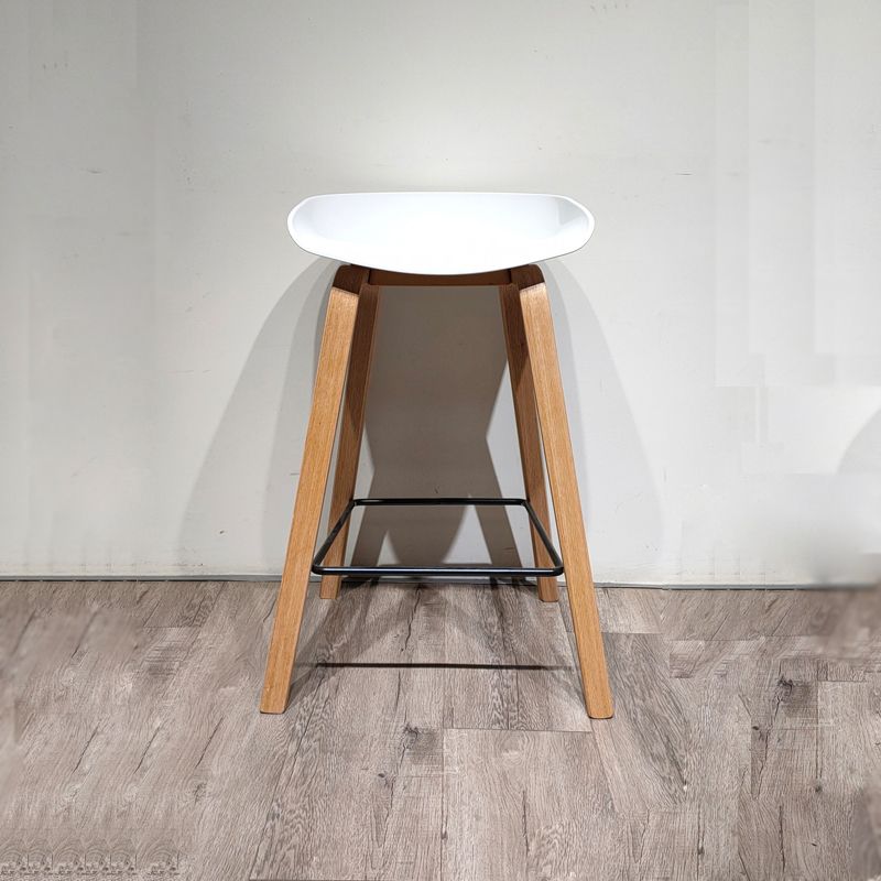 Contemporary Solid Wood Barstool Indoor Bar Stool with Low Back for Kitchen Clearhalo 'Bar Furniture' 'Bar Stools' 'bar_stools' 'furn' 'furn_bar_stools' 'furniture_bar_stools' 'Kitchen & Dining Furniture' 'kitchen&dining_furn' 'kitchen' 'kitchen_furn' Furniture' 1200x1200_ec3587f8-698a-45f3-9acc-556ae715c637