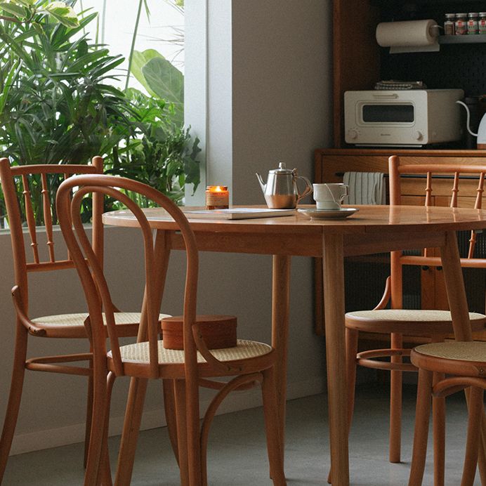 Modern Solid Wood Dining Table Round Standard Dining Table for Kitchen Clearhalo ' dining_table' 'Dining Tables & Seating' 'Dining Tables' 'furn' 'furn_dining_table' 'Furniture' 'furniture_dining_table' 'Kitchen & Dining Furniture' 'kitchen&dining_furn' 'kitchen' 'kitchen_dining_table' 1200x1200_eca3e148-e703-454f-bfa5-462cd4e15b86