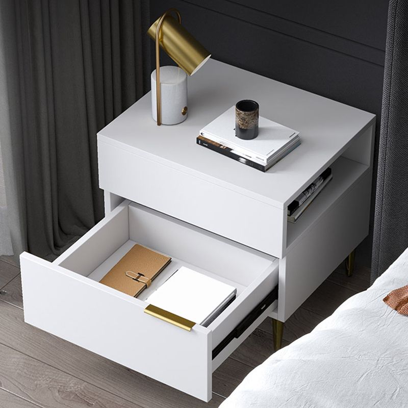 Mesa de noche de madera de imitación glamorosa de 18 pulgadas H Mesa de 1 cortavadora en gris/blanco