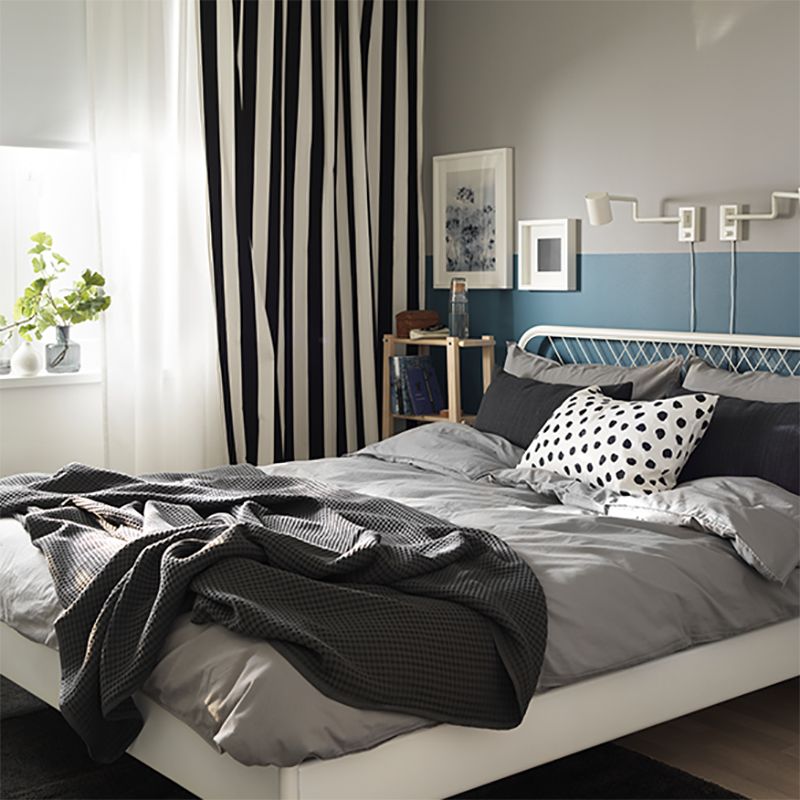 Weißes Metallpanel-Bett Glam Standard Bett mit offenem Kopfteil