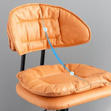 スカンジナビアの金属バースツール調整可能なローバックレザーバースツールマット仕上げ