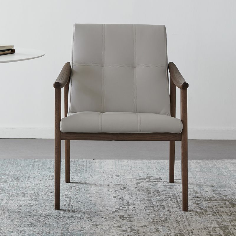 Noordse stijl massief hout faux lederen arm eetstoel in bruin voor thuis