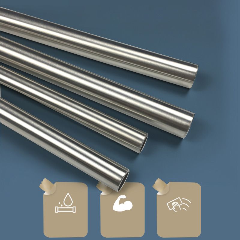 Asta di stoffa del guardaroba in metallo contemporaneo incluso l'armadio del guardaroba con le gambe