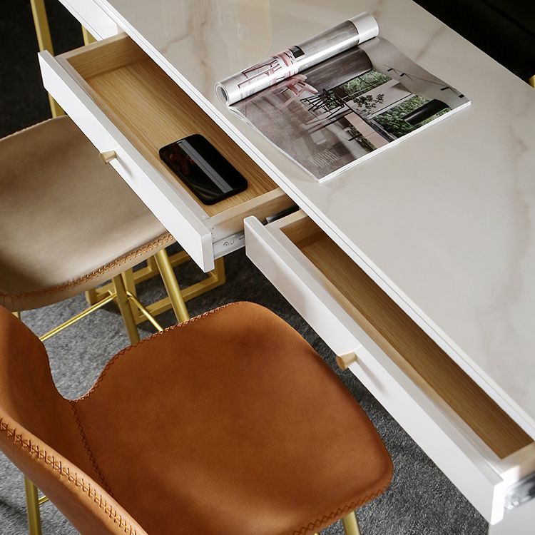 Tavolo da pranzo accento in pietra e metallo