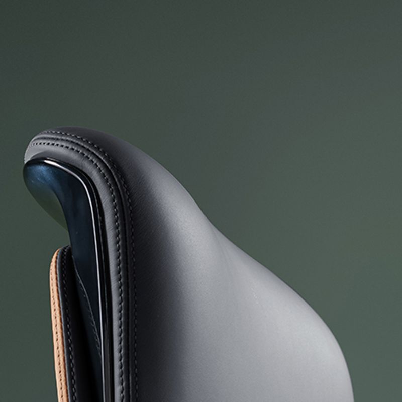 Silla ejecutiva de la silla ejecutiva de brazos acolchados modernos silla de gerentes ajustables para la oficina