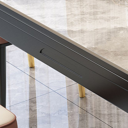 Eigentijdse ronde grijze stenen eettafel met massieve houten benen