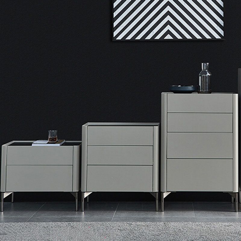 Cassettiera verticale per camera da letto moderna in pietra con cassetti