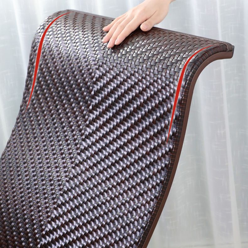 Chaise à bascule moderne du rotin moderne chaise à bascule intérieure