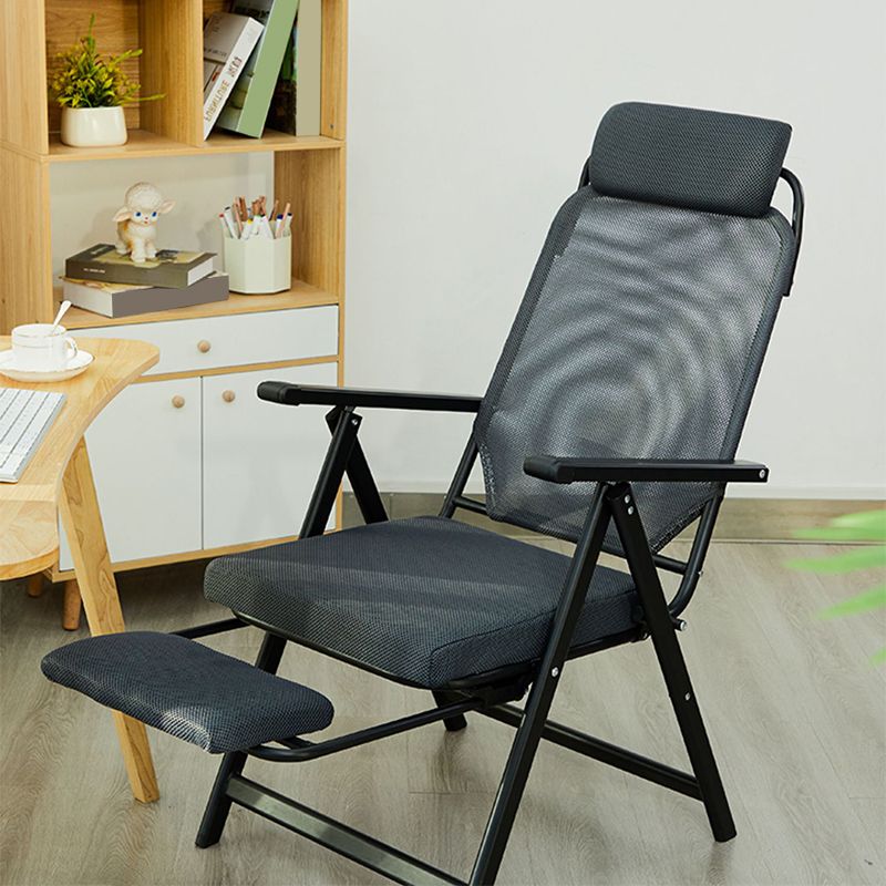 Moderne en eigentijdse standaardrecliner in stalen basis met hoofdsteun