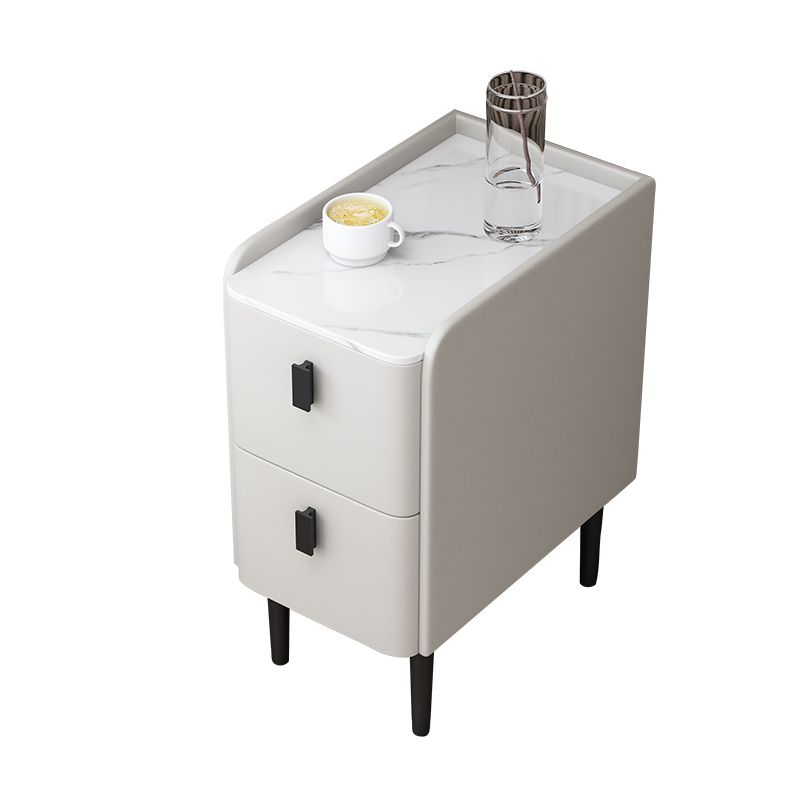 4脚のある木製ナイトスタンド20インチの高さのアクセントテーブルナイトスタンド