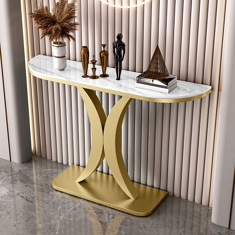 Mesa de acento de media luna glamorosa con tapa de piedra y base de pedestal de hierro