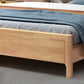 Letto scandinavo largo 84,65 pollici con testiera in legno naturale con testiera