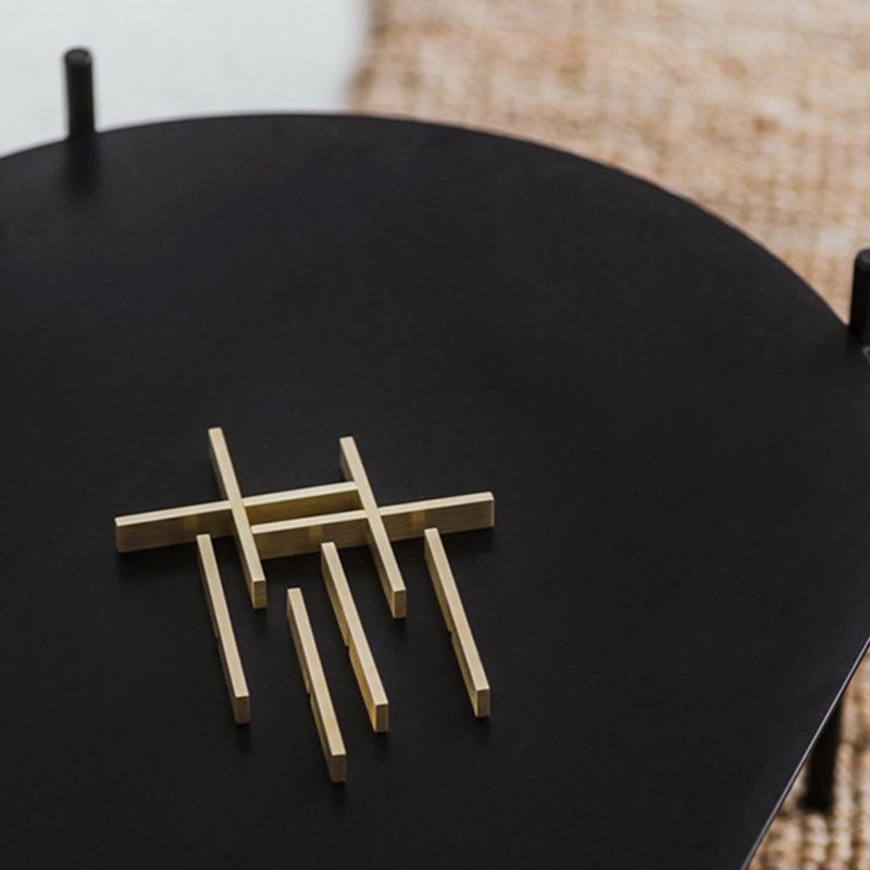Table de cocktail basse à pieds croisés en fer elliptique en noir de 15,7" H