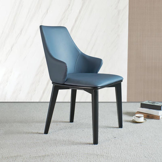 Chaise de glamour du bras à ailes en cuir avec des jambes en bois massif à cendre foncé