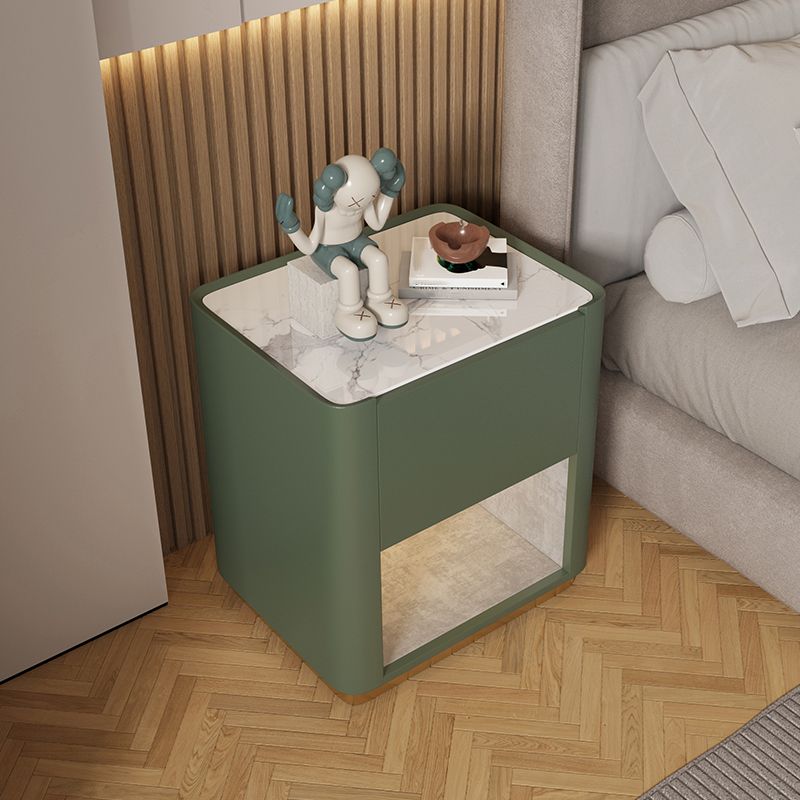 Moderna de madera maciza y cajón nocturno de pizarra.