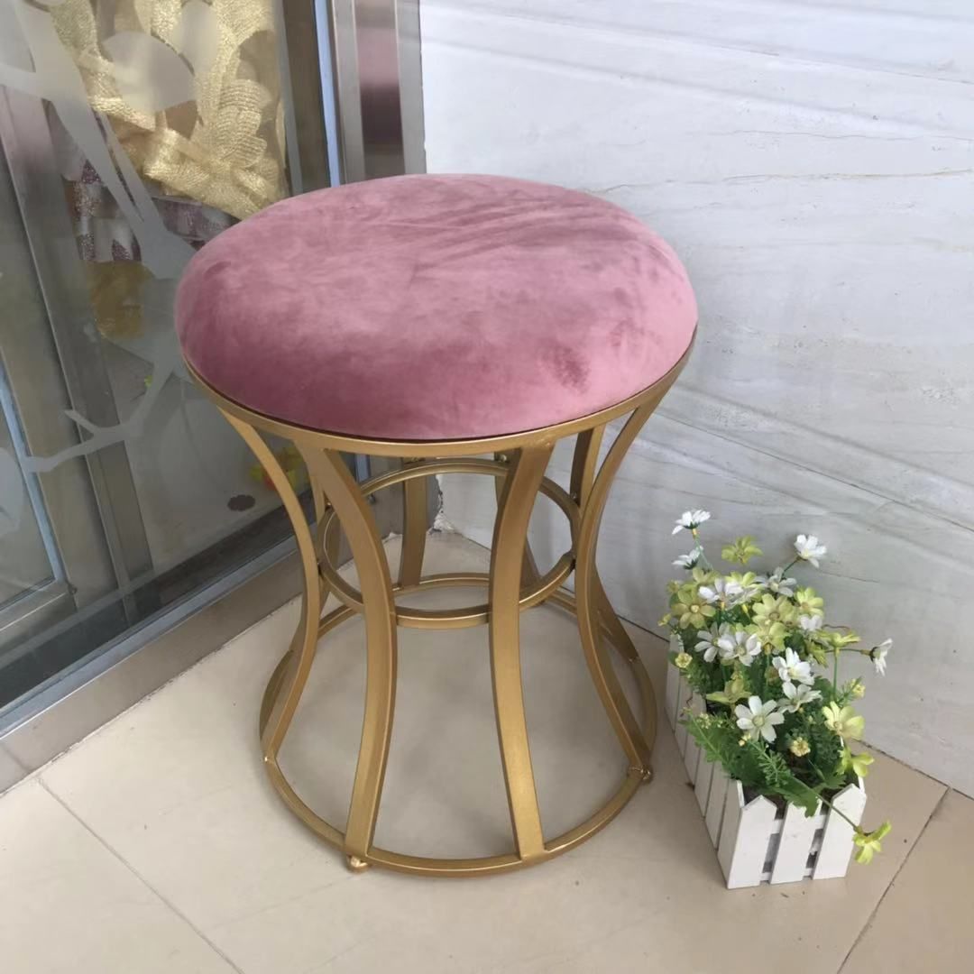 Velvet Ottoman Solid Color Round Metal Frame Fade Resistant Modern Ottoman Clearhalo 'furn' 'furn_ottomans_poufs' 'Furniture' 'Living Room Furniture' 'Ottomans & Poufs' 'ottomans_poufs' 1200x1200_ef5c0b31-70f0-4bfd-8148-420bd10e99d1